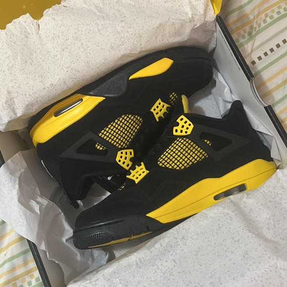 Air Jordan 4 Retro Thunder - Picture 2 of 2